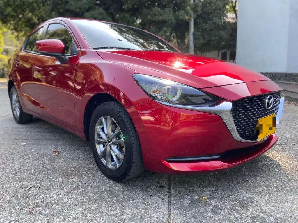 Mazda 2 Sedan 1.5 Touring Sedan